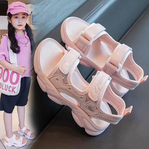 Kids' sandals for summer—new trendy beach shoes for girls, princess-style shoes for girls, non-slip soft-soled stylish children's shoes.