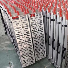 アルミ合金バリアフリーペダル折り畳み車椅子積載坂道上下階段パッド移動可能スロープ卸売り
