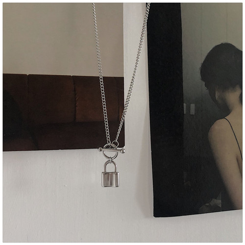 Ins Fashion Necklace Retro Punk Key Lock Necklace for Men and Women Trendy Simple and Versatile Personality Couple Necklace