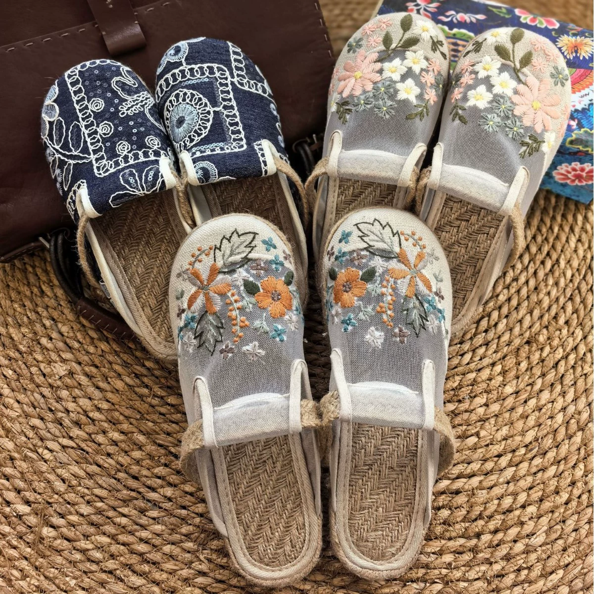 25-летний новый Taiyi вышитые тапочки старая пекинская обувь повседневная дышащая