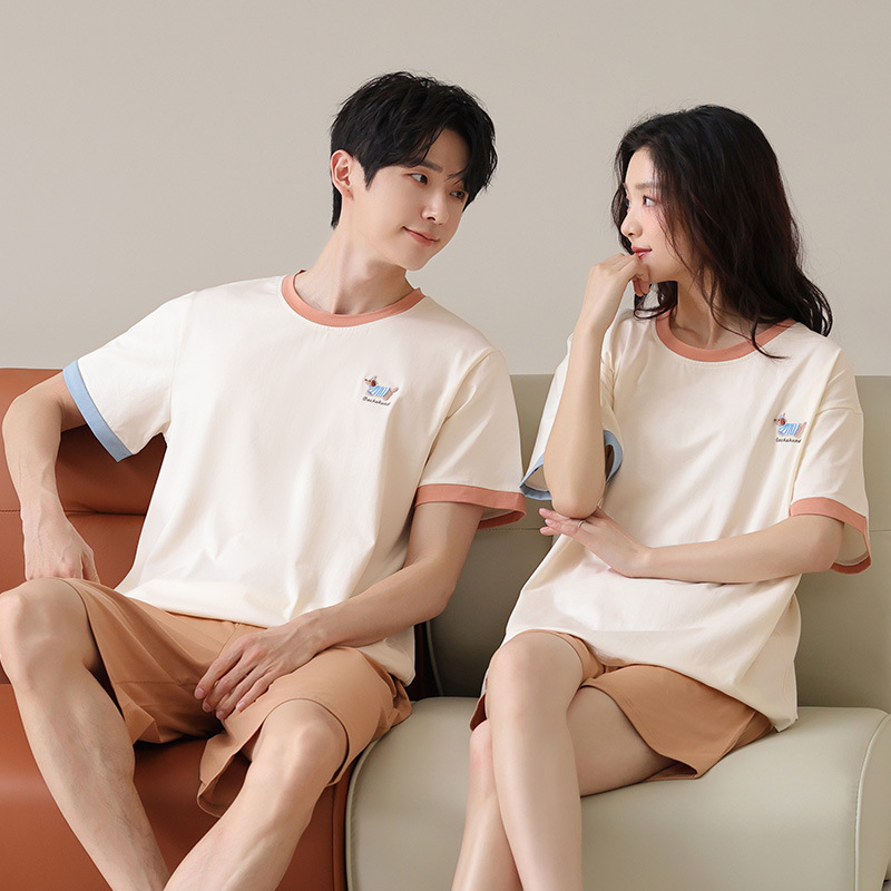 树下有片红房子