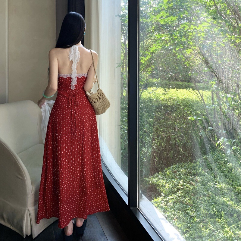 吊带连衣裙女夏2025新款法式碎花气质挂脖显瘦长裙红色裙子|undefined