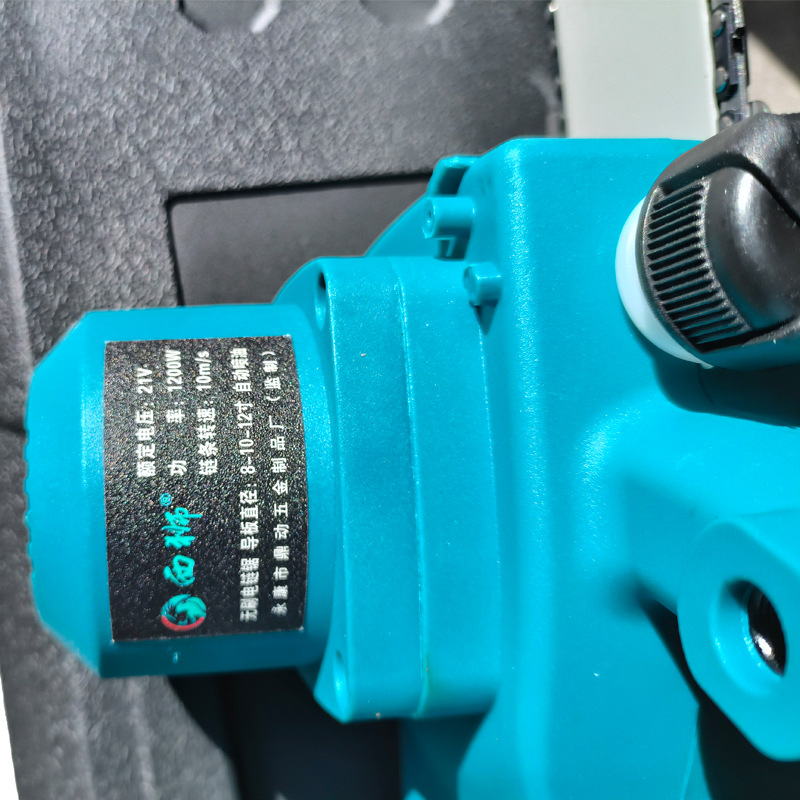 手持式12寸无刷锂电锯家用充电式电链锯小型户外伐木锯自动泵油