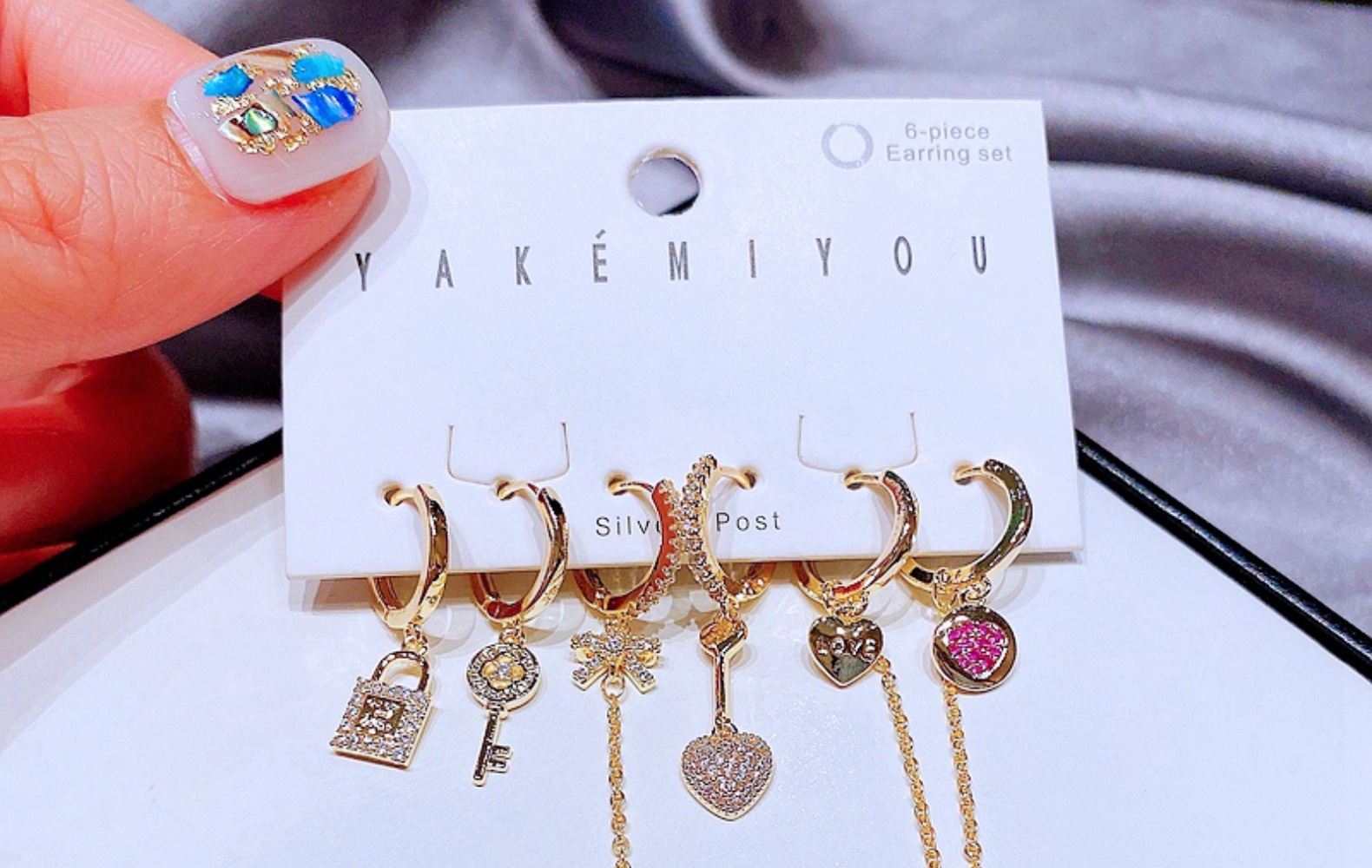 Yakemiyou Lady Heart Metal Zircon Earrings display picture 1