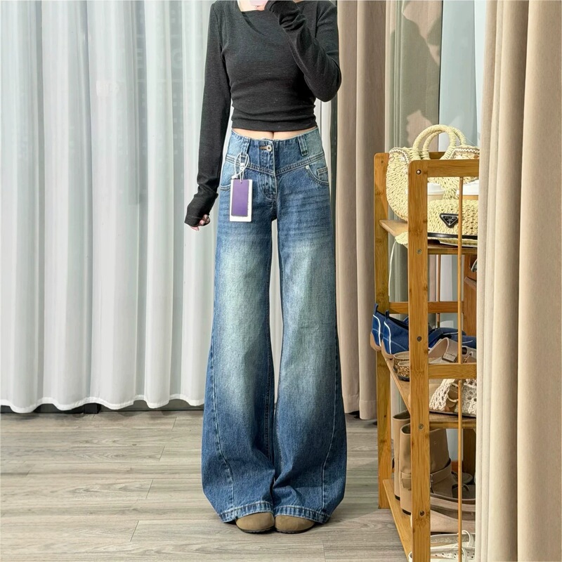 【Han Niu】Loose and slimming fit, super stylish, non-clingy to the legs, trendy design, low to mid-rise wide-leg jeans for women 【Han Niu】Loose and slimming fit, super stylish, non-clingy to the legs, trendy design, low to mid-rise wide-leg jeans for women
