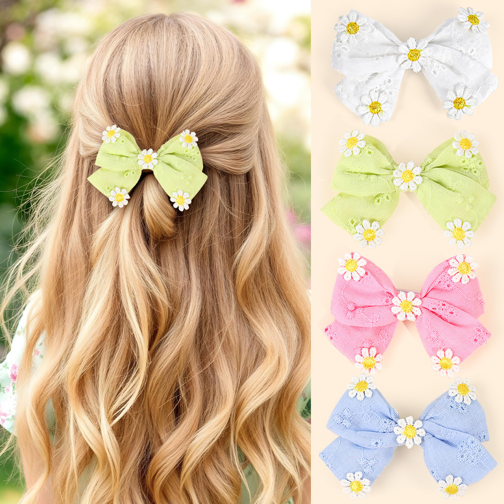 Fresh children's cloth with bow
