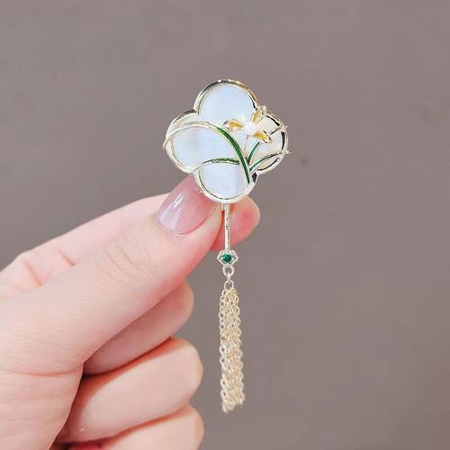 Magnolia flower brooch, high-end women's design, exquisite tassel fan, Chinese style suit, clothes pin, cheongsam accessories