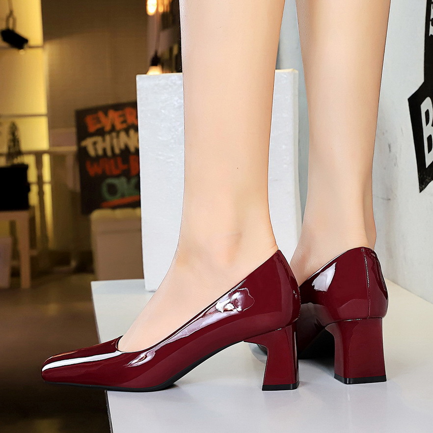 Elegant Women's Square Toe Patent Leather Mid Block Heel Pumps_voghion.com