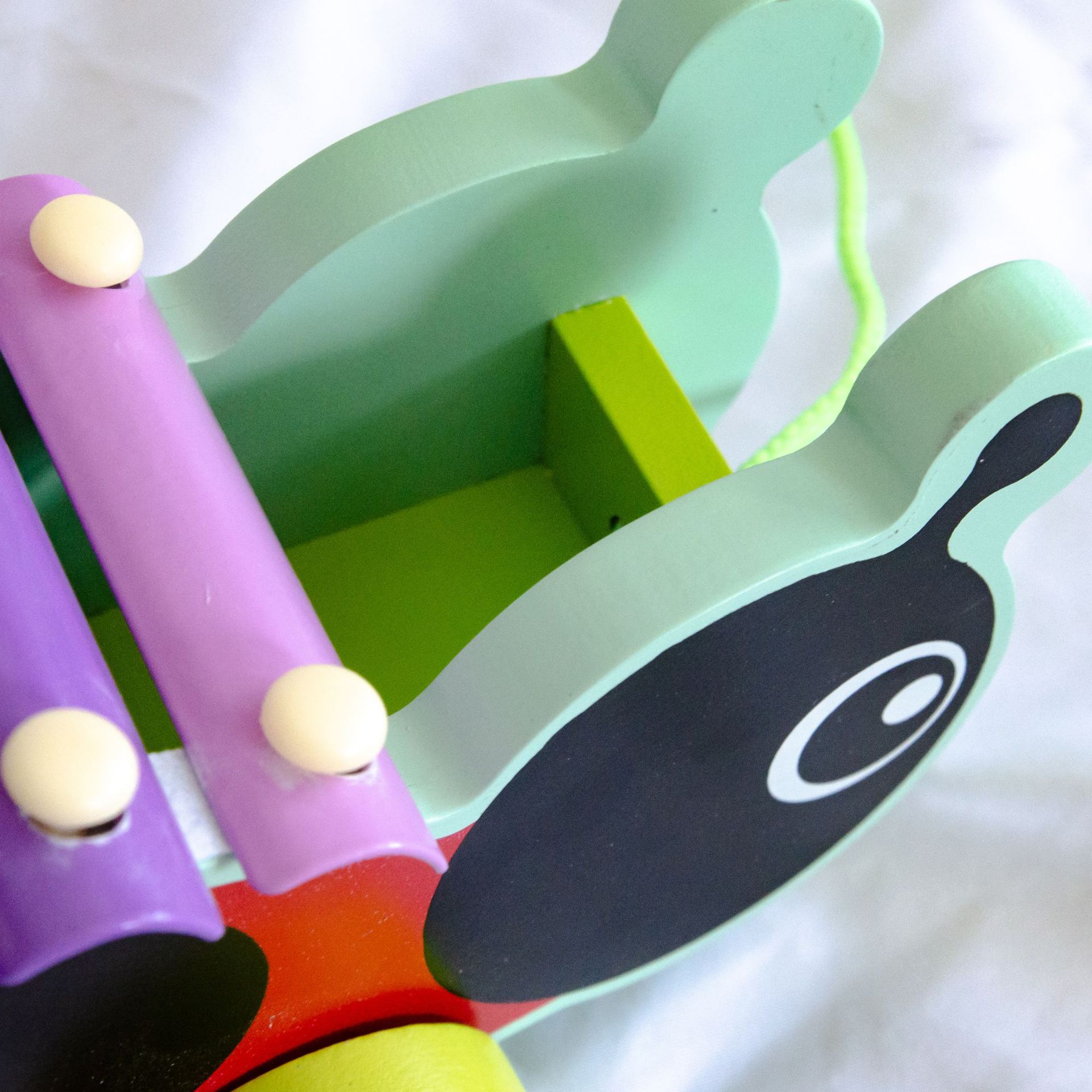 Xinyun mariquita infantil golpeando piano arrastrando coche Educativo Educación Temprana juguetes de madera en stock venta al por mayor piano de música de comercio exterior europeo y americano