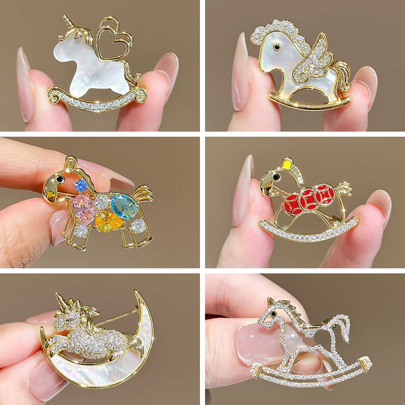 Nieuwjaar De prachtige paardenbroche Een gevoel van lichtheid Luxe Veelzijdig Elegant Modieus Borstbloem Hoogwaardige kleding_voghion.com