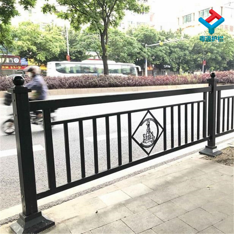 工厂批发城市交通围栏 锌钢道路护栏 公路隔离栏 人行道防护栏杆
