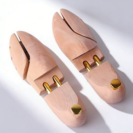 鞋撑/鞋楦;鞋套、鞋刷;鞋油