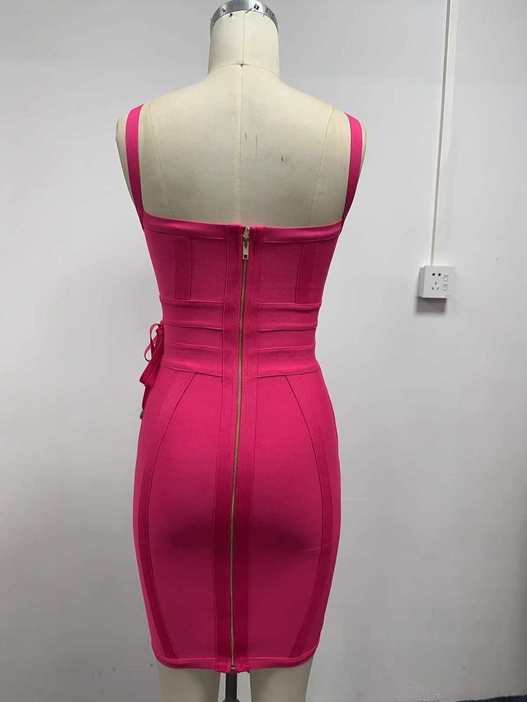 欧米の包帯のワンピースの新型の淑女はベルトのスカートを結びます。