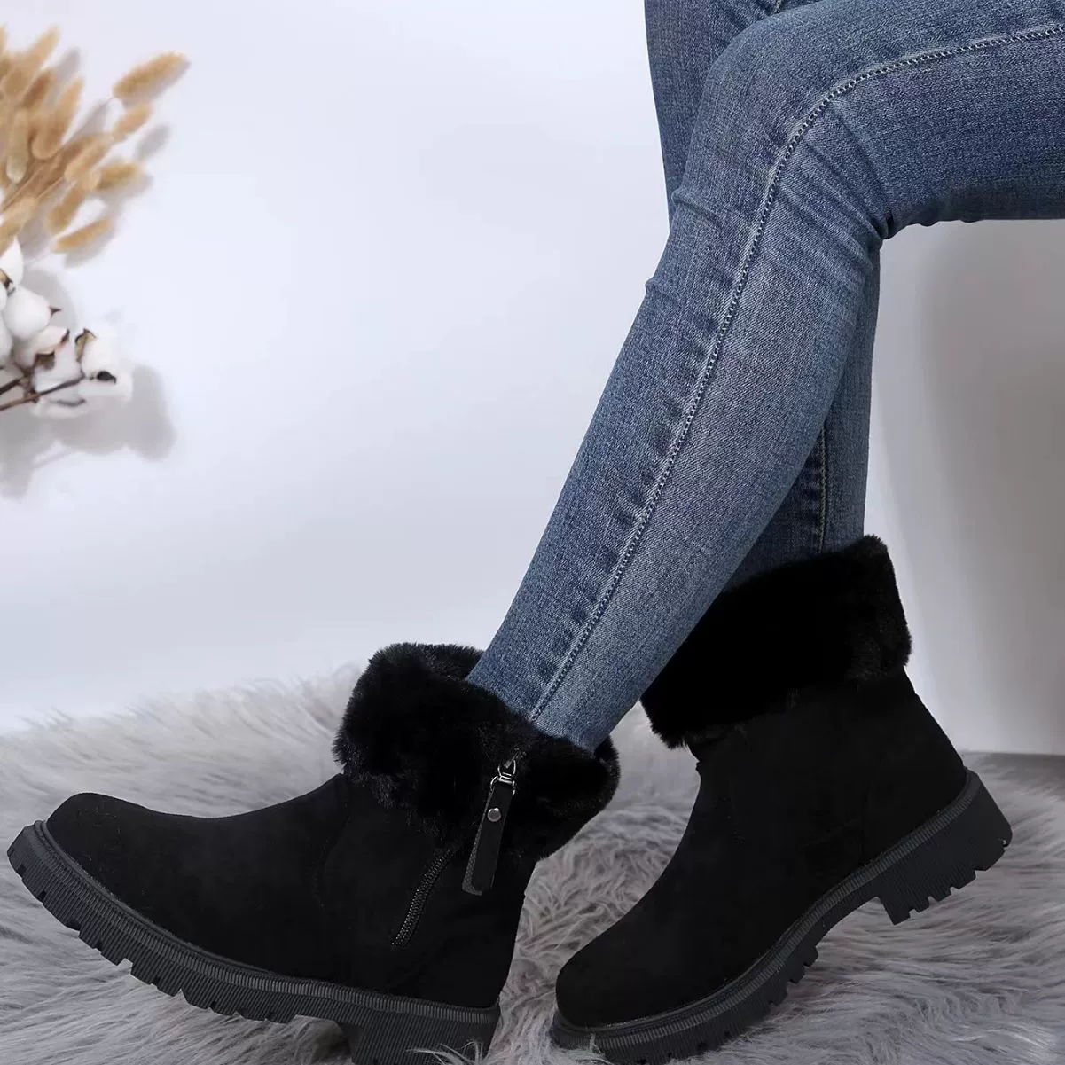 Women’s winter ankle boots, warm faux‑fur cuff, chunky tread sole, sizes 36–42