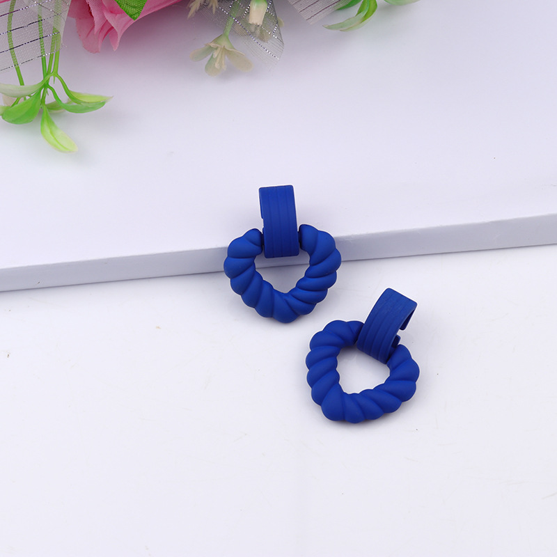 11g Weight Drop Earrings Classification 1 Pair Quantity Daily Occasion Acrylic Material Heart Shape Pattern Women'S Gender Spray Paint Design Fashion Style 1 Pair Fashion Heart Shape Spray Paint Arylic Drop Earrings 1