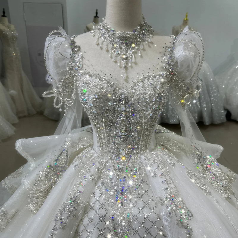 Long-Sleeved Main Wedding Dress 2025 New Bride Retro High-End Texture French Luxury Heavy Industry Large Tail Small Person Long-Sleeved Main Wedding Dress 2025 New Bride Retro High-End Texture French Luxury Heavy Industry Large Tail Small Person