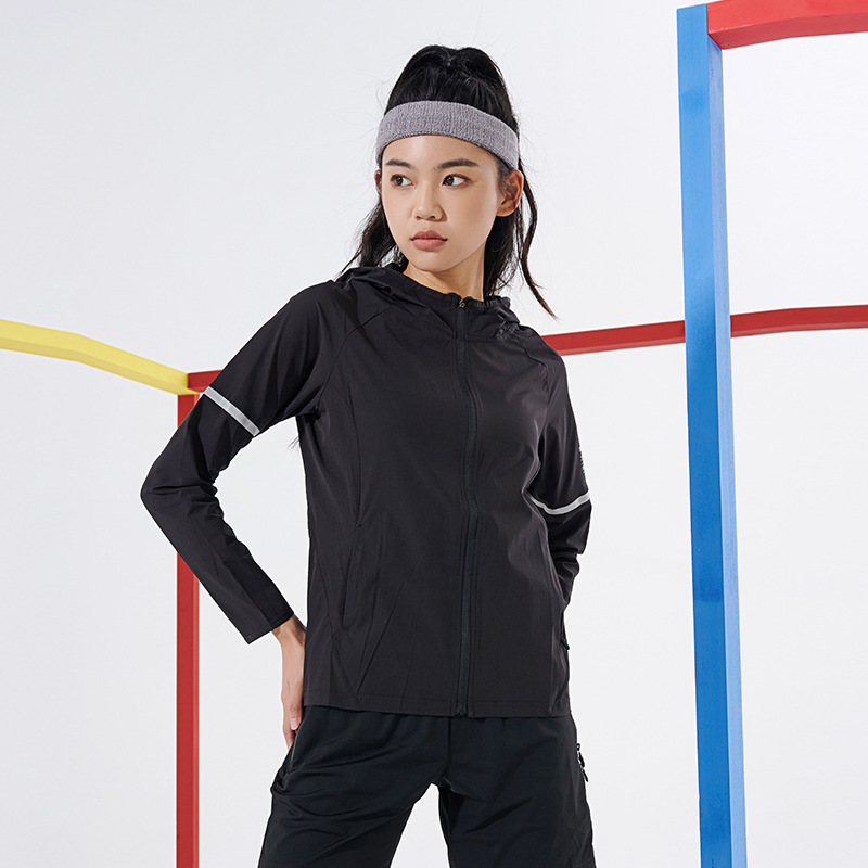 Cazadora de deportes al aire libre pájaro hombres y mujeres corriendo protector solar transpirable ultrafino simple ropa de piel de secado rápido en stock al por mayor