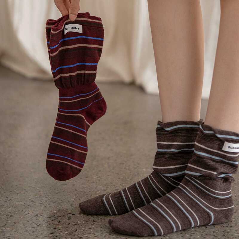 Korean Retro Striped Socks for Women, Mid-Calf Designer Style, Flared Cuff Slouch Socks with Fabric Label Letters, Wholesale