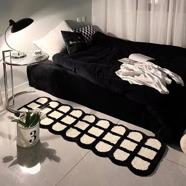 Simple Black and White Checkered Faux Cashmere Floor Mat for Bedroom, Thickened, Soft, Skin-Friendly, Wear-Resistant, Cooling Insulation Bedside Rug, Balcony Bay Window Rug