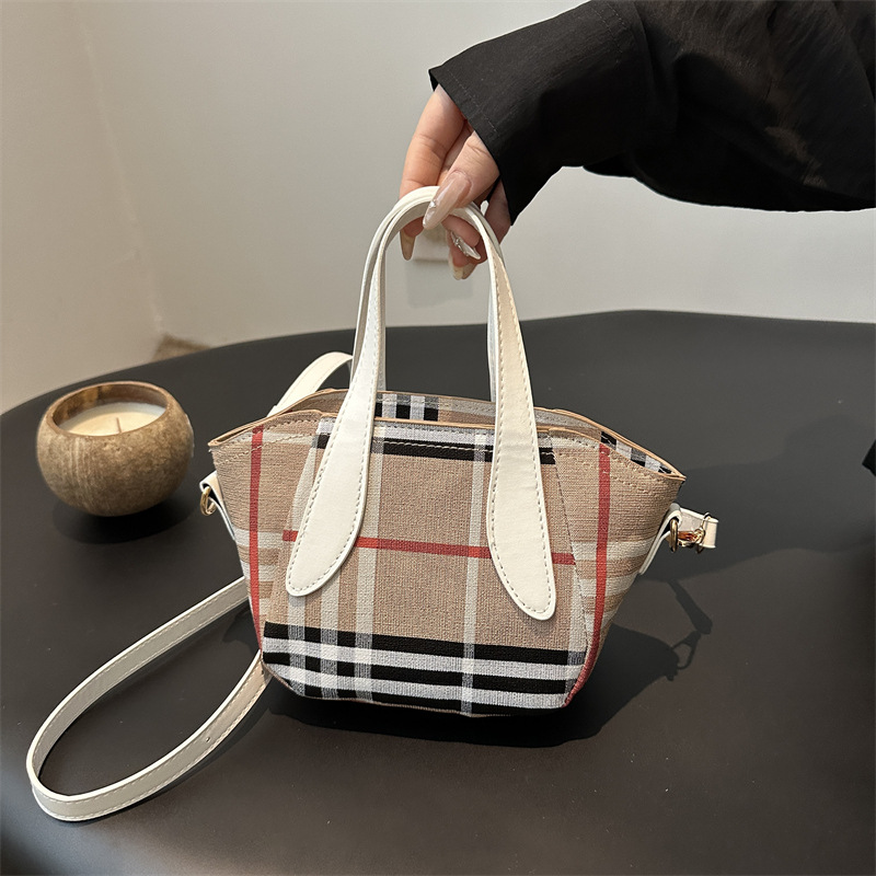 撞色休闲手提包包女2024新款早秋流行蝙蝠包格纹印花单肩斜挎包