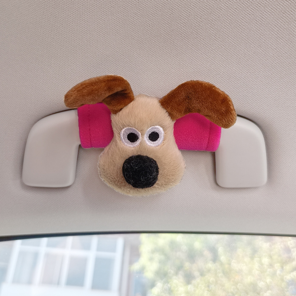 Perro de peluche maneja de automóvil maneja de automóvil masculino y femenino maneja de puerta interior cubierta guante de techo