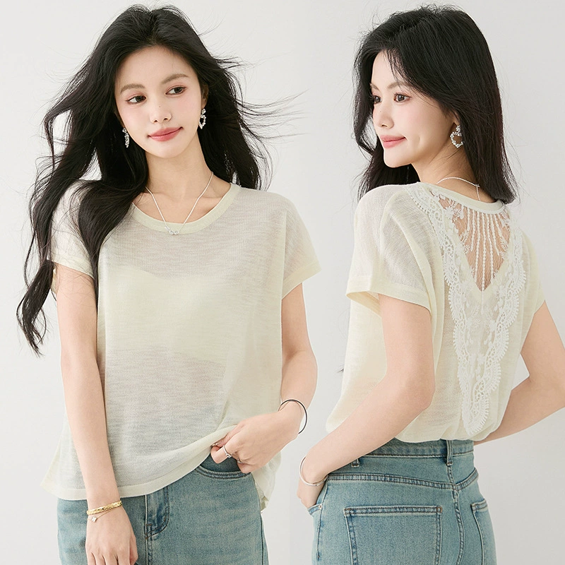 Сладкий и пряный топ с вырезом на спине, летняя универсальная футболка 2025 года с короткими рукавами и открытым плечом.