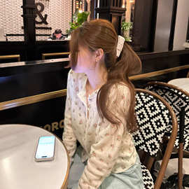 韩系漂亮白色碎花针织衫女春秋季设计感小众开衫外套宽松显瘦上衣