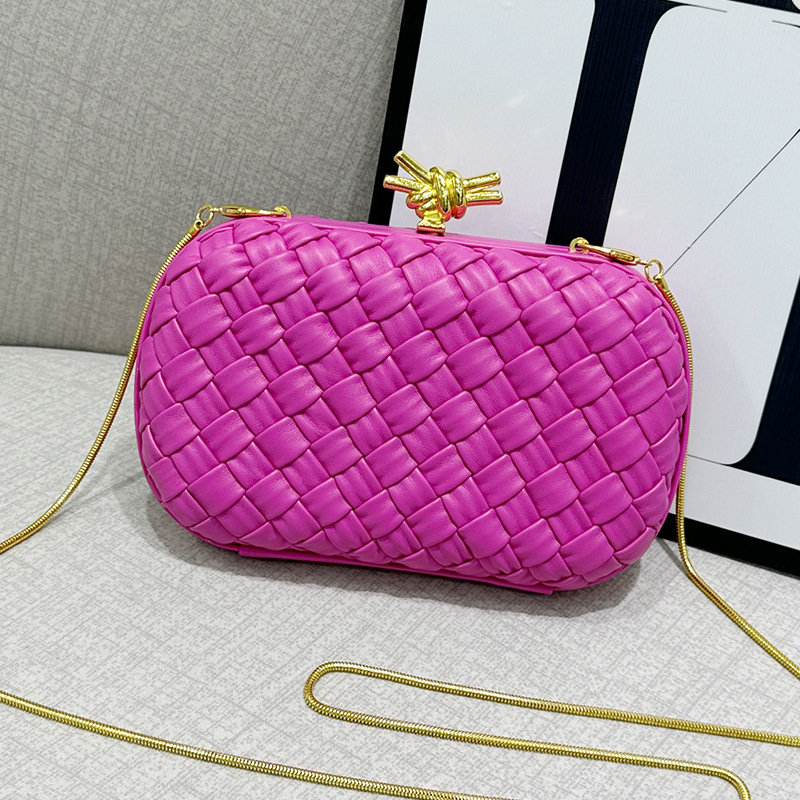 Women's Evening Banquet Bag Hand-Woven Clutch Versatile Shoulder Bag With Chain Strap New 2025 Fashion - Thumbnail 2