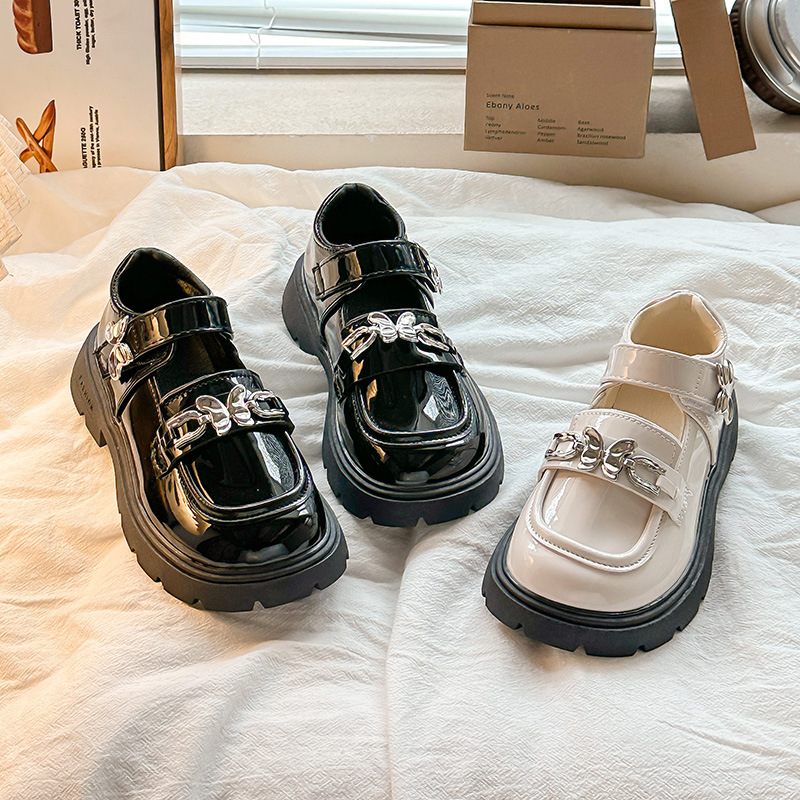 Zapatos de cuero para niñas 2025 nuevos zapatos de música para niños de primavera y otoño zapatos de princesa con lazo de estilo occidental zapatos de rendimiento negros para niñas image 3
