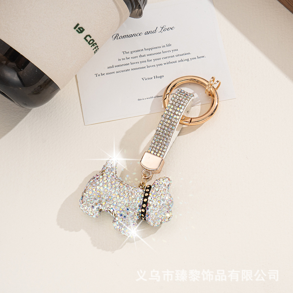 漫画のフルダイヤモンド子犬キーホルダー、ダイヤモンドがちりばめられた高価値のカップルモデル、ファッションペンダント、屋台の小物、インターネット有名人