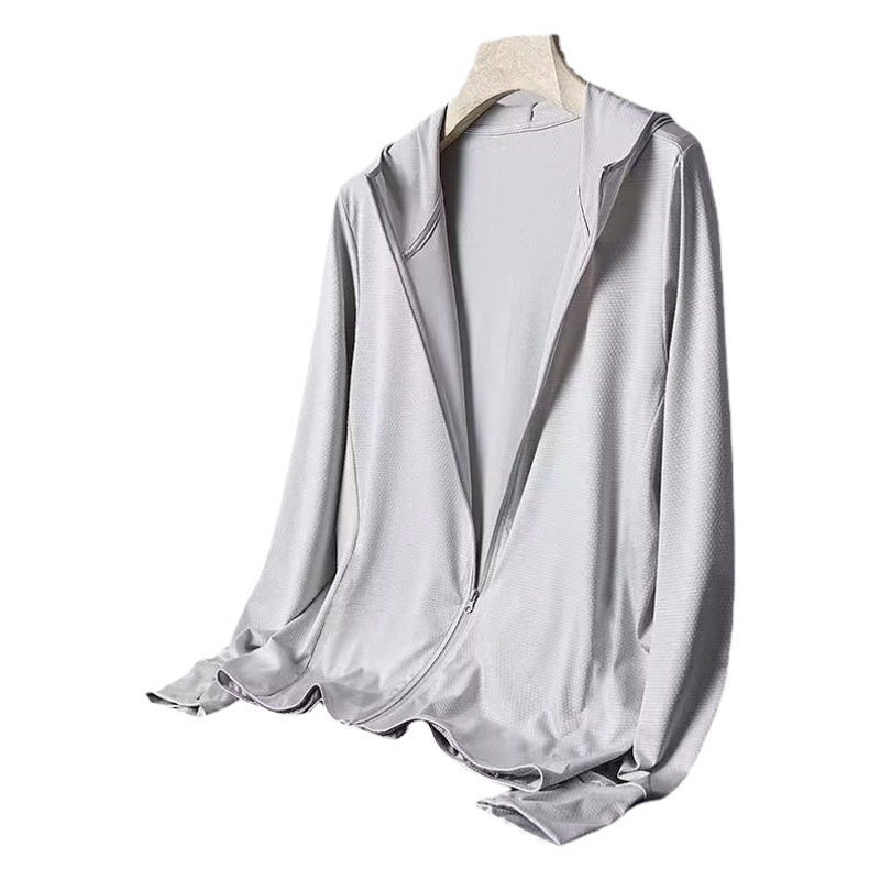 Verano versátil suelta más tamaño malla transpirable ropa de protección solar chaqueta Ropa de protección solar de seda de hielo para hombres ropa de pareja delgada 2023