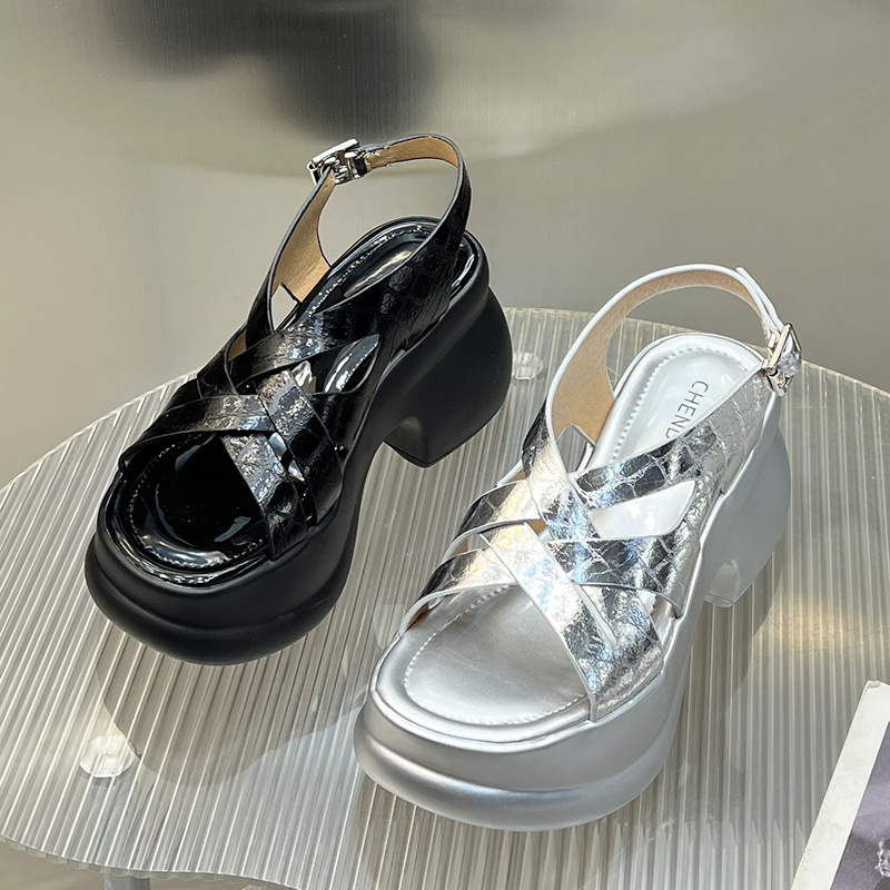 Summer fashionable sandals platform heels, 2024 years, suitable for outdoor wear, wide stable heel, Korean style, for teenagers