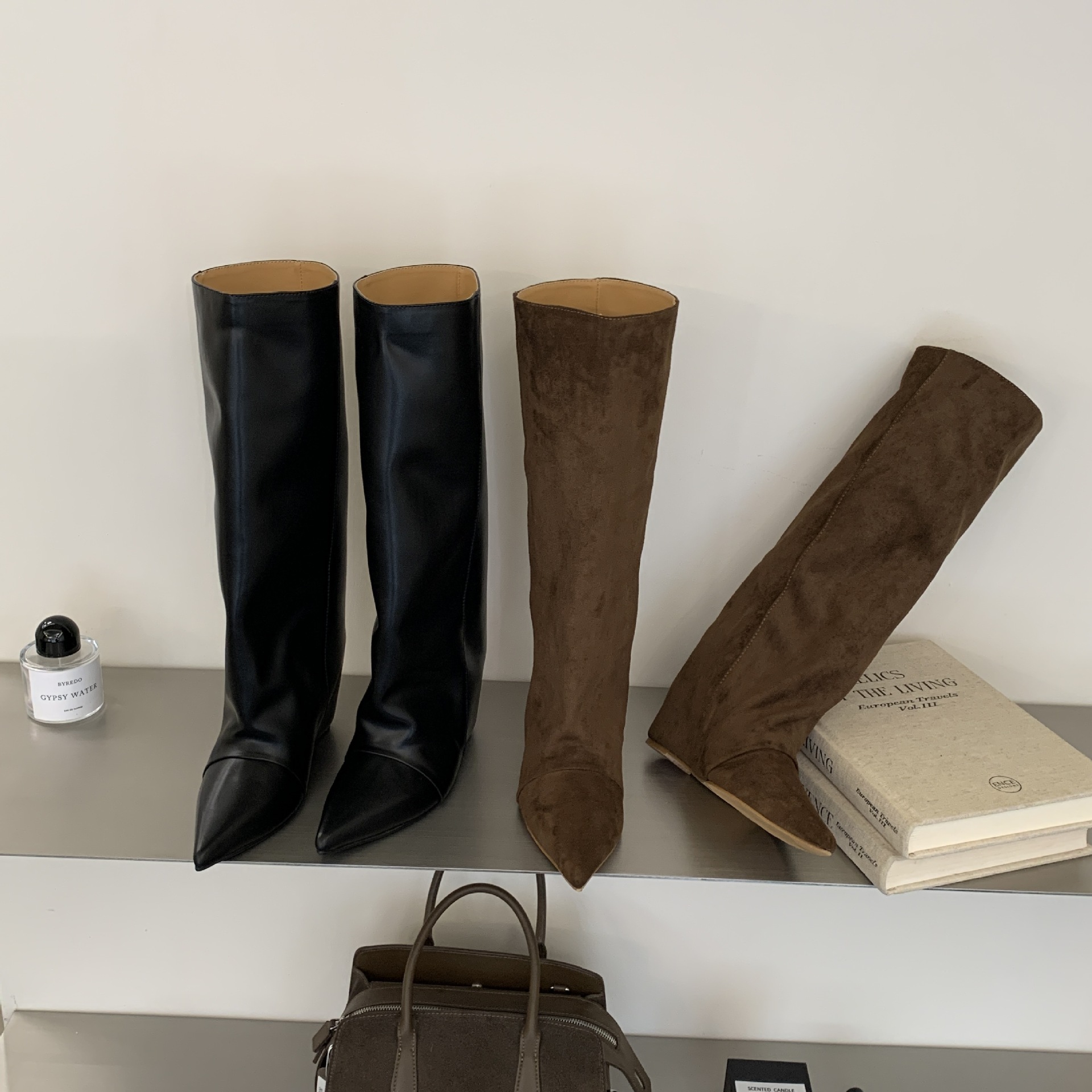 High boots with hidden heel