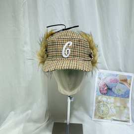 韩版ins千鸟格字母刺绣毛绒护耳棒球帽子女秋冬季保暖百搭鸭舌帽