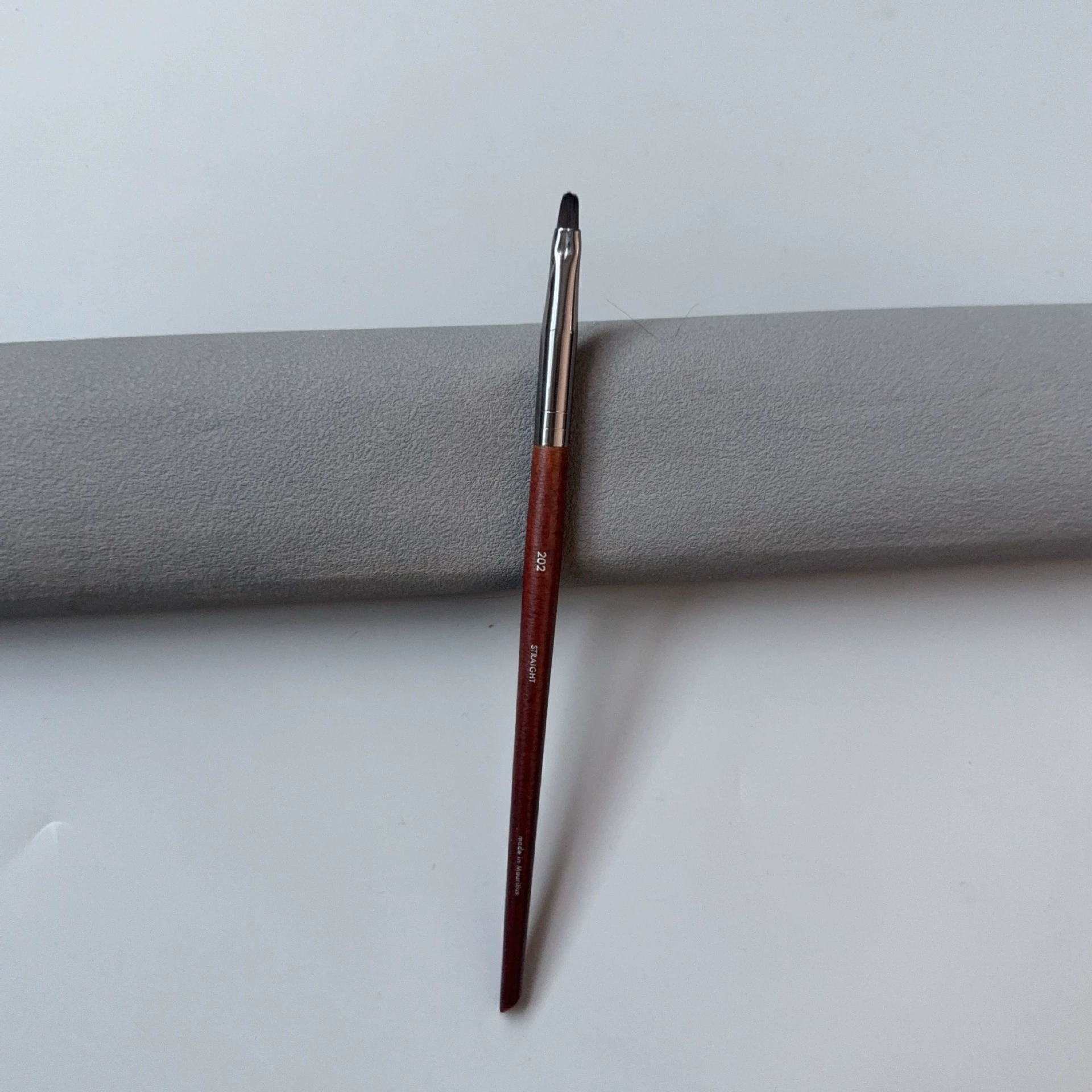 Brush, face blush, foundation, highlighter, eye pencil, full set