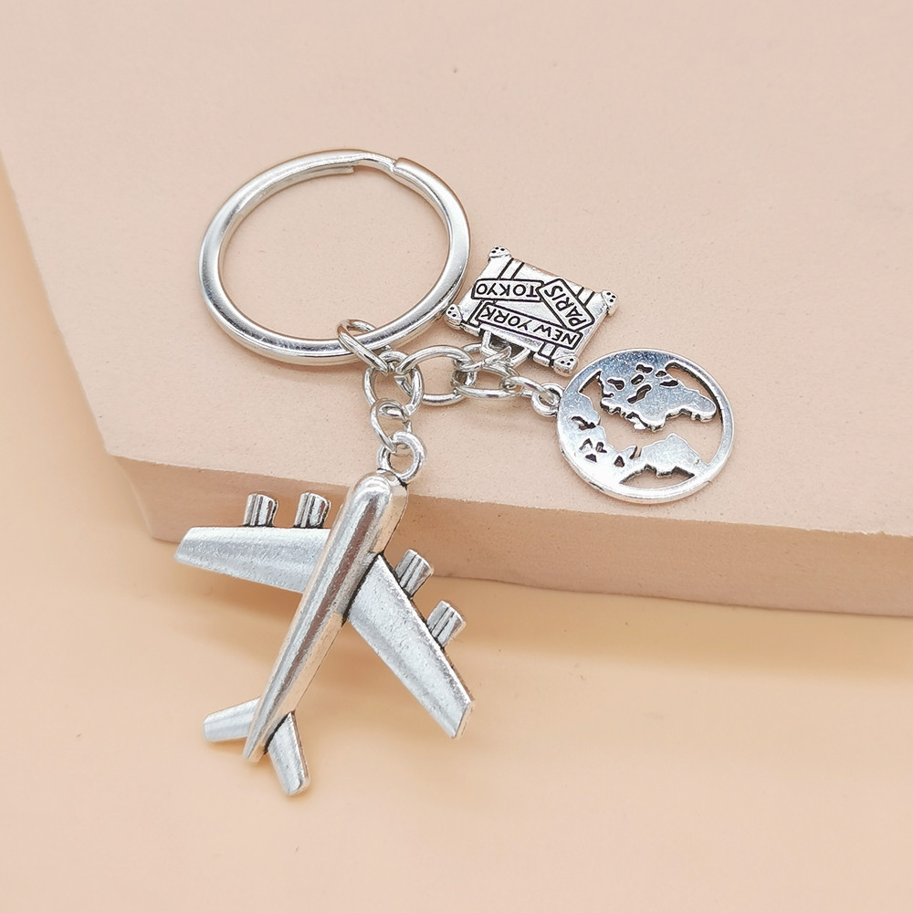 18g Weight Keychain Classification 1 Piece Quantity Holiday, Daily, Street Occasion Alloy Material Letter Pattern Plating Design Casual, Simple Style Style 1 Piece Casual Simple Style Letter Alloy Plating Keychain 4