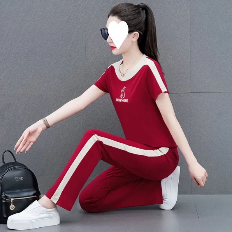 빨간색