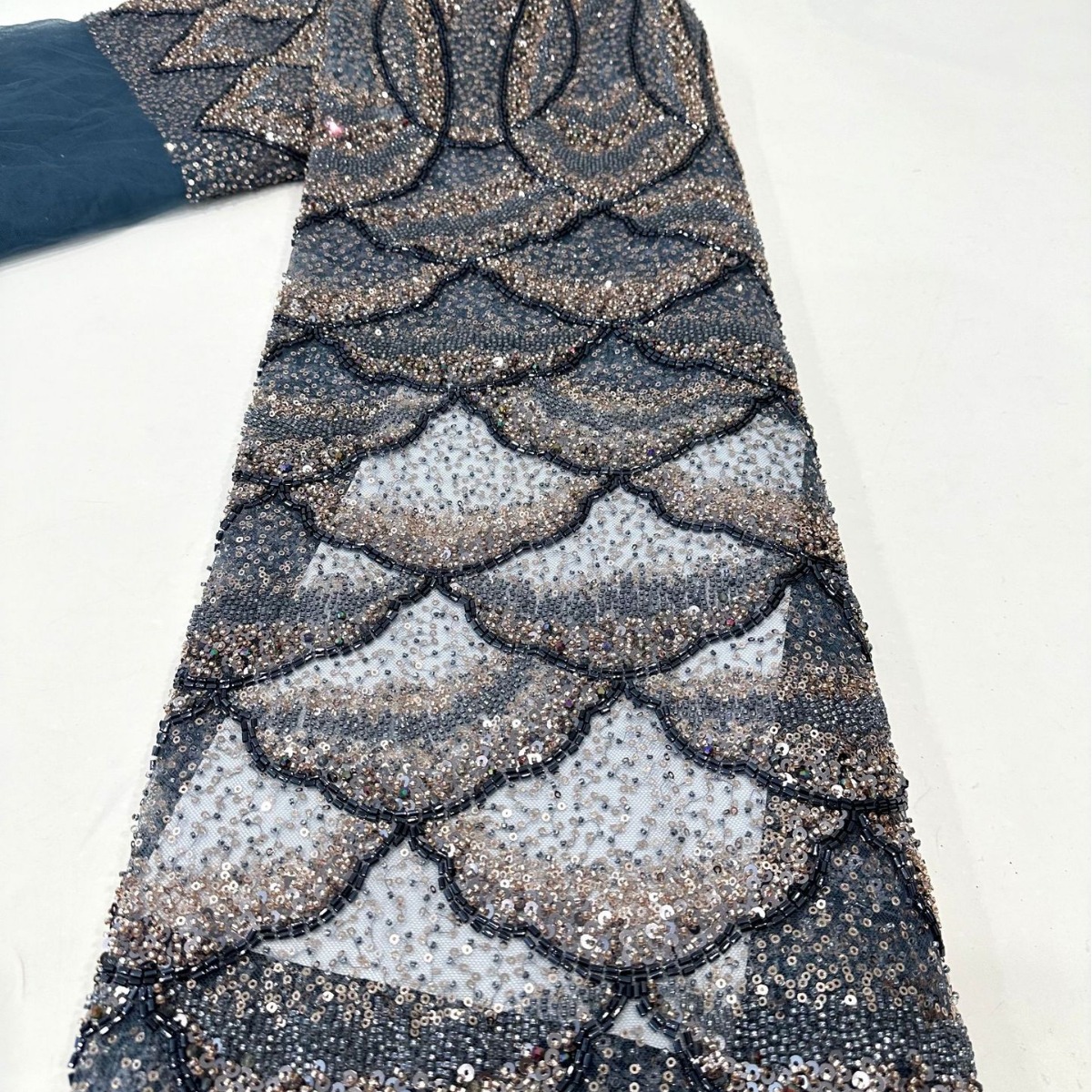 Tejido de malla bordado de diamante Gao Ding lujo vestido de boda vestido de moda de cuentas transfronterizas bordado de sequillas image 5