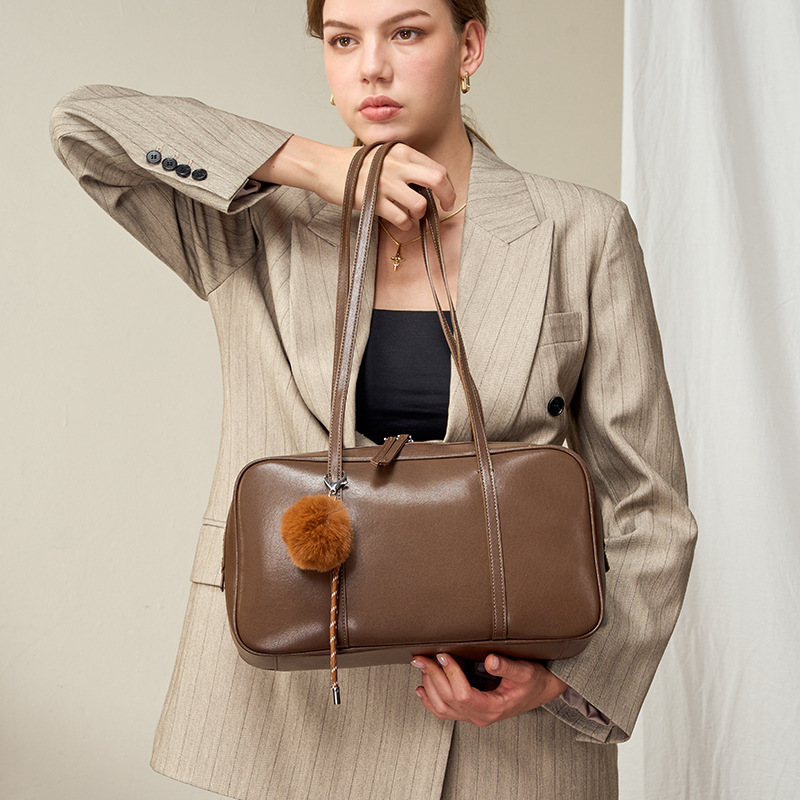 Cross-Border Top Grain Cowhide Boston Pillow Bag 2026 New Arrival Luxury Large Capacity Commuter Versatile Shoulder Bag For Women - Thumbnail 2