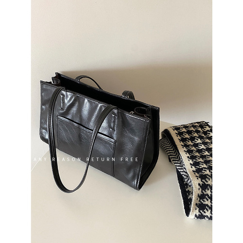Korean early autumn new large-capacity shoulder bag tote bag, versatile student class female bag, trendy casual commuting bag