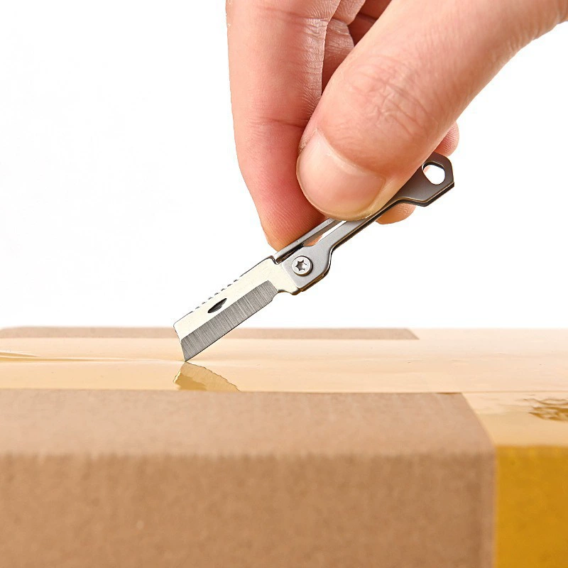 Small sharp box stainless steel, pocket knife, handheld keychain