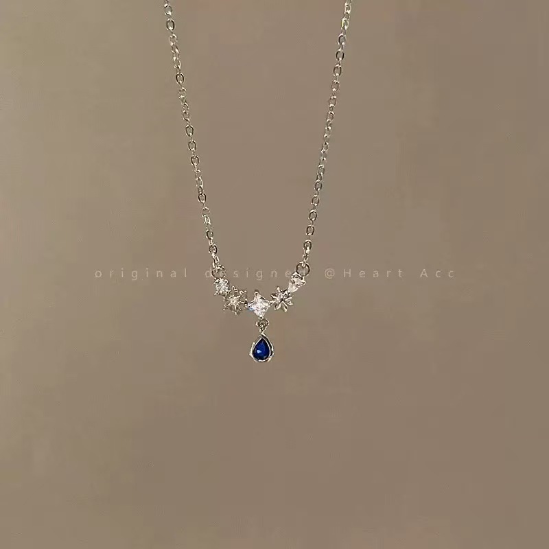 Collar de gota de piedra azul para mujeres de verano lujoso ligero nicho de diseño accesorios dulces y cool temperamento de alta calidad cadena clavícula