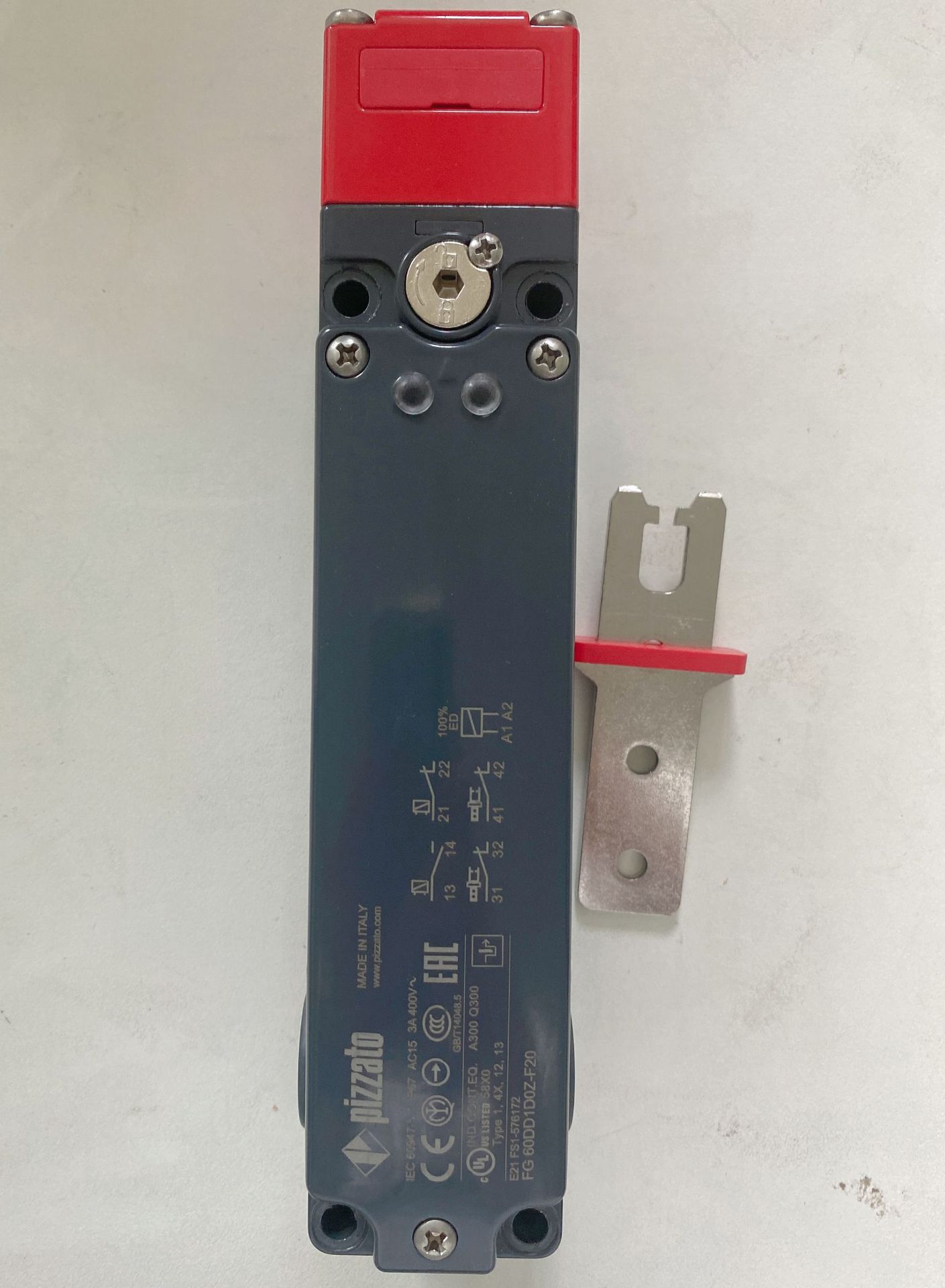 意大利PIZZATO 限位开关 FG 60DD1D0Z-F20 开票另加税点