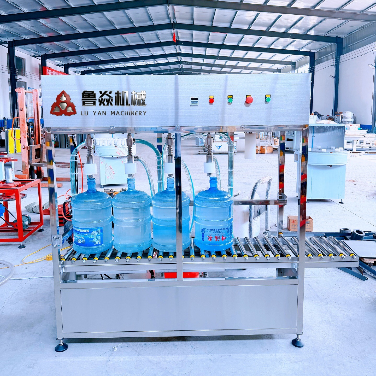 Máquina de llenado cuantitativo semiautomática de agua en barril pequeña gran barril de agua mineral agua pura equipo de llenado de galones de barril