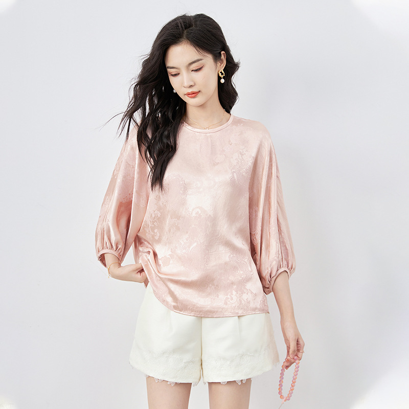 Áo sơ mi nữ dáng rộng chất liệu lụa nhân tạo hoa văn nổi — Màu hồng