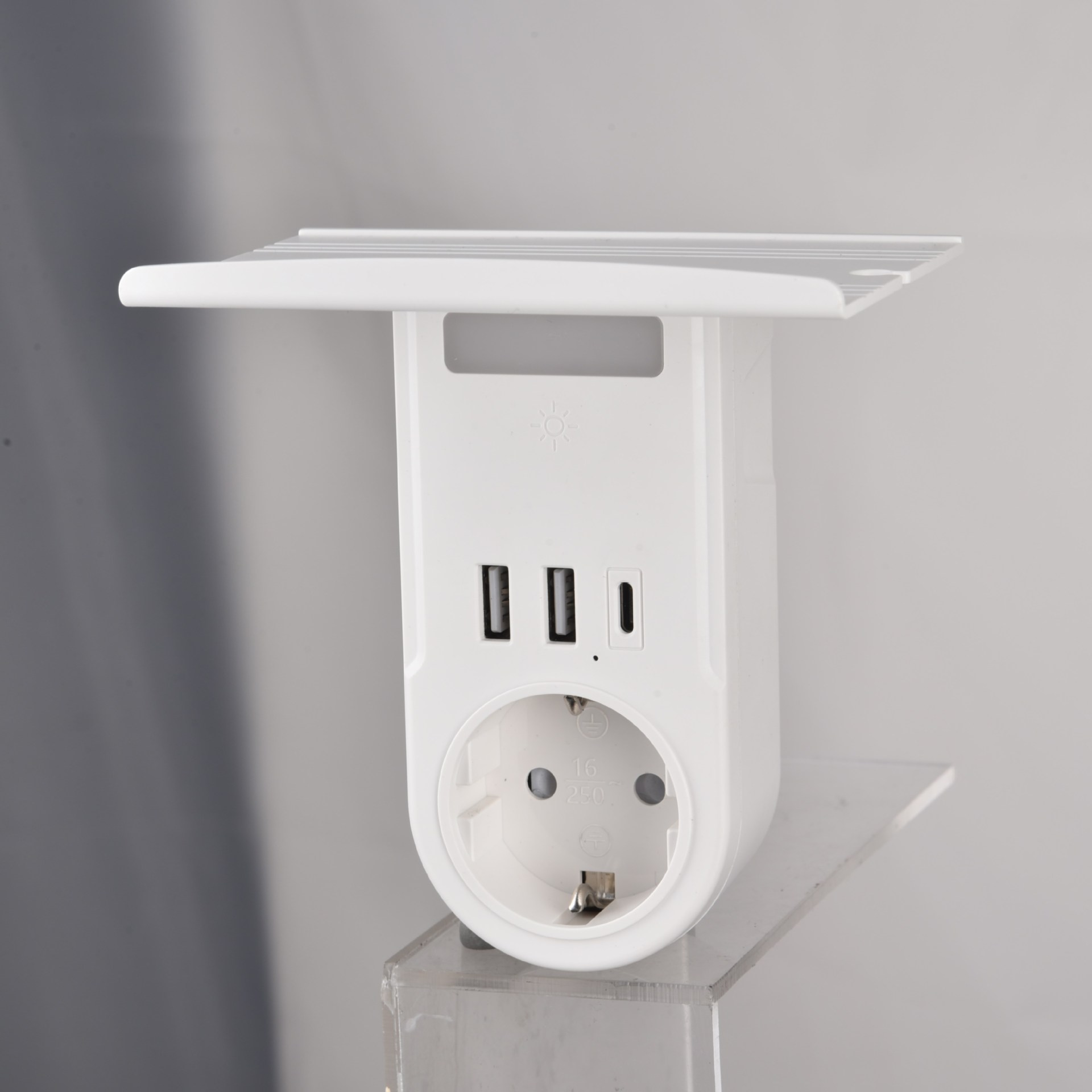 2024新款欧规转换器墙壁插座 含USB 带手机托盘