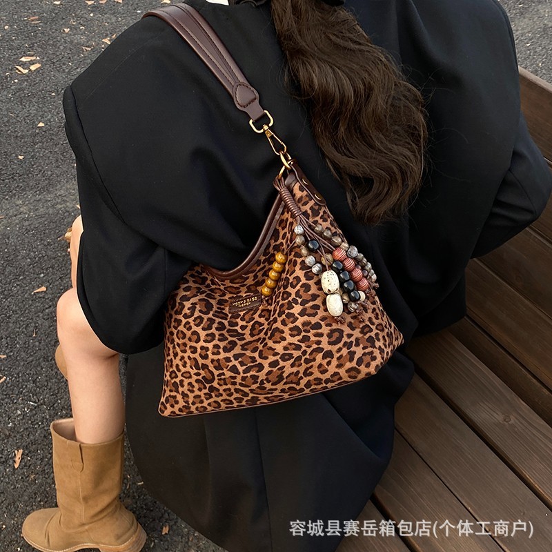 高颜值休闲简约复古小包包女2025秋季新款斜挎包时尚单肩腋下包女|undefined
