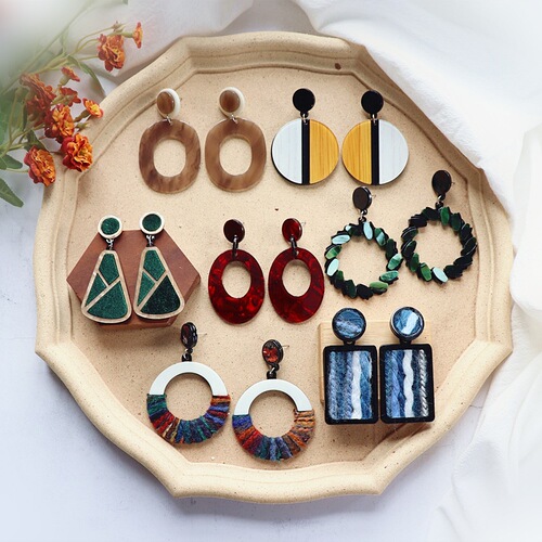 Niche design Korean retro handmade earrings, personalized temperament, trendy earrings, European and American ethnic style holiday earrings for women