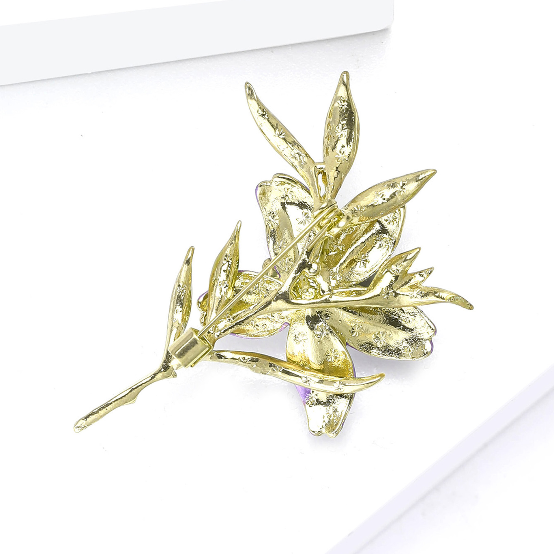 Light Luxury Diamond-Encrusted Pearl Enamel Lily Brooch, Forest Style Gentle and Fresh Floral Plant Brooch, Fashionable and Simple Clothing