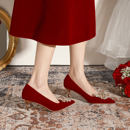 X588-12 pointed-toe red wedding shoes for brides,  new style high heels, show headdress, plus size 40-43